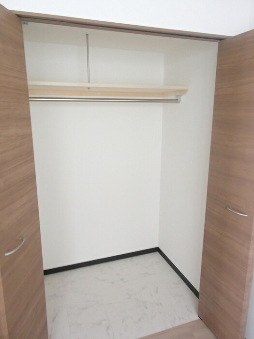 物件内観写真12　(収納)