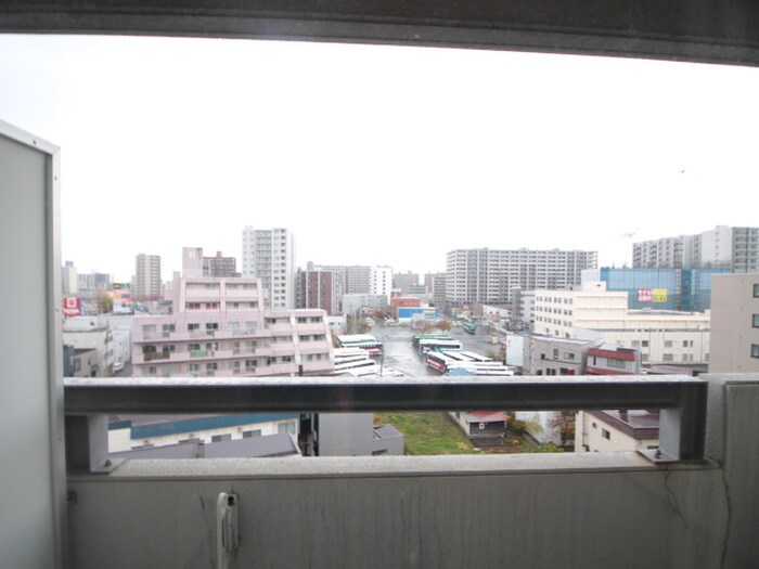 物件内観写真8　(室内からの展望)