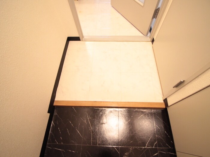 物件内観写真22　(玄関)