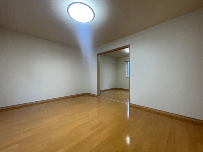物件内観写真8　(居室)
