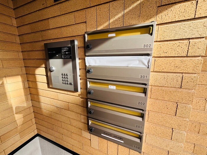 物件外観写真4　(エントランス部分)