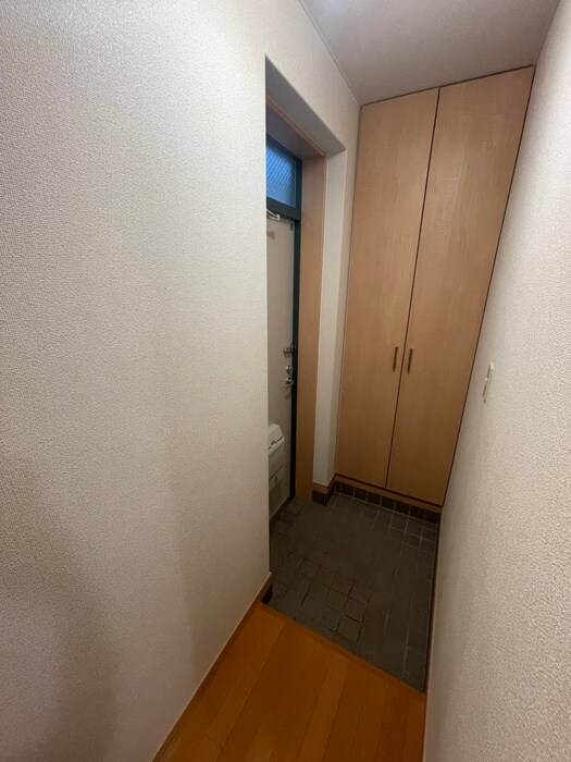 物件内観写真16　(玄関)