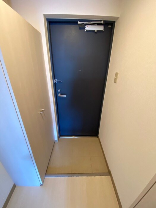 物件内観写真18　(玄関)