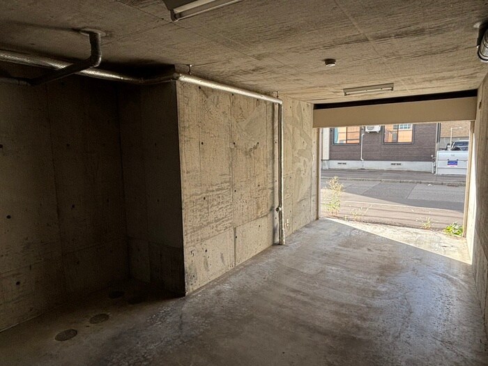 物件外観写真6　(駐車場)