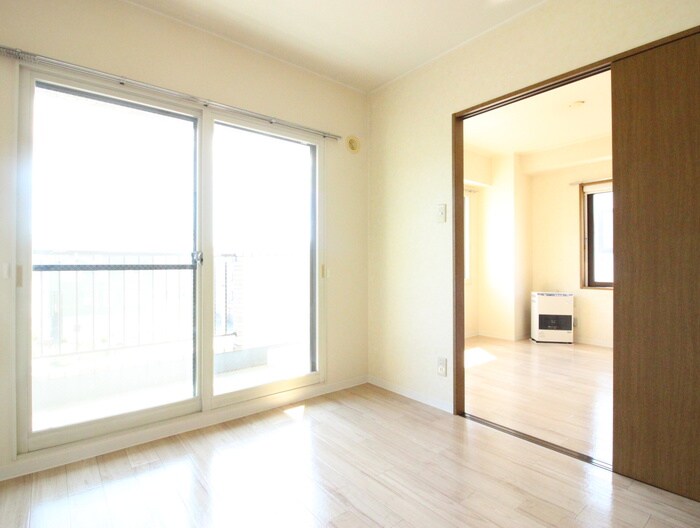 物件内観写真9　(居室)