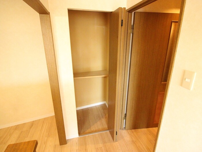物件内観写真13　(収納)