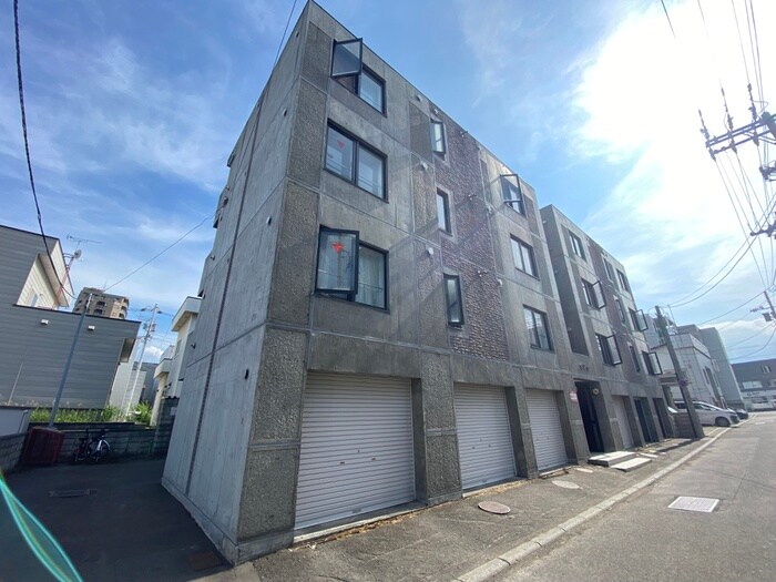 物件外観写真2　(外観写真)