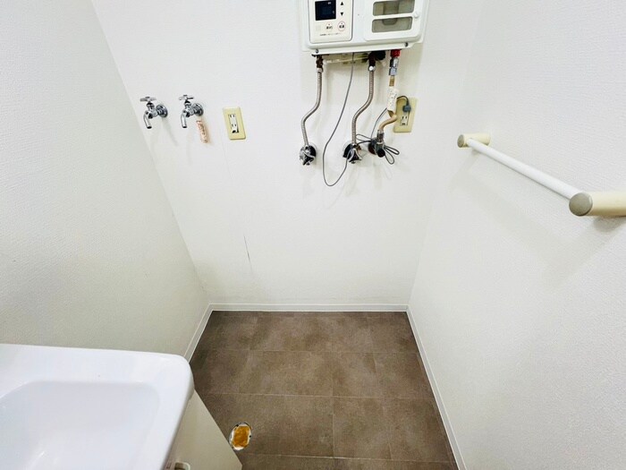 物件内観写真18　(洗濯機置場)