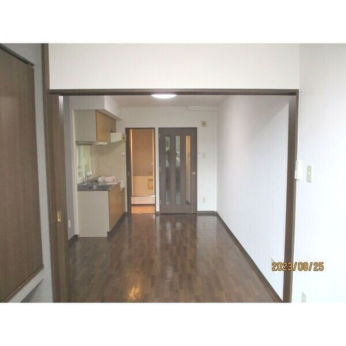 物件内観写真4　(居室)