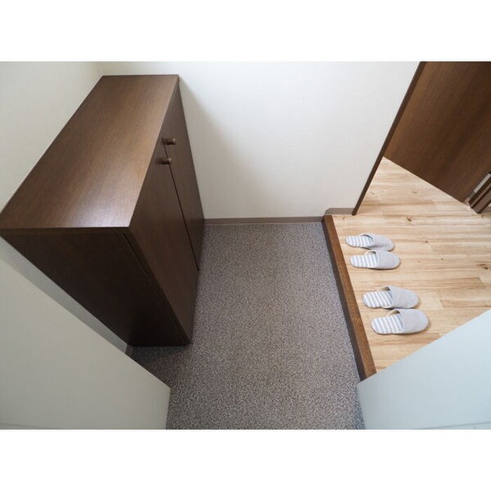 物件内観写真12　(玄関)