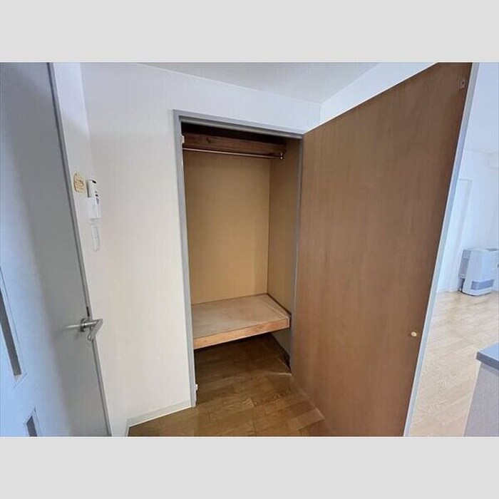 物件内観写真4　(収納)