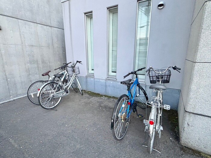 物件外観写真5　(駐輪場)