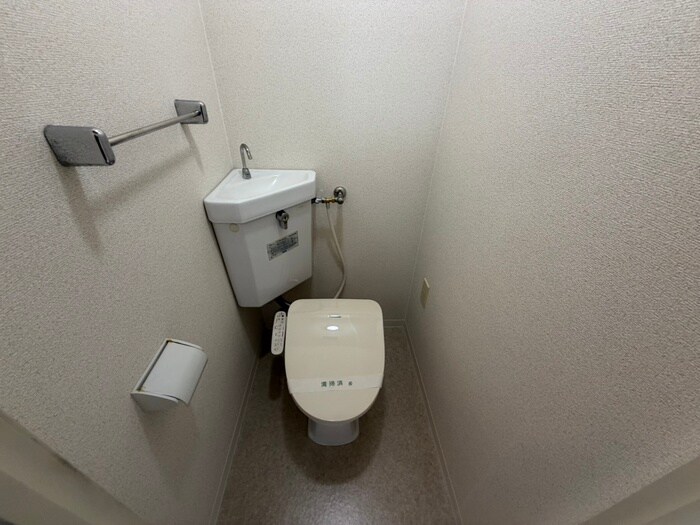 物件内観写真8　(トイレ)