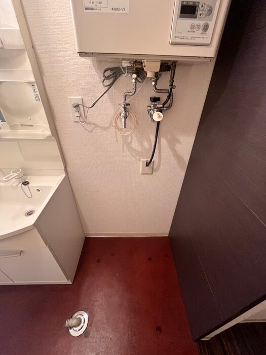 物件内観写真14　(洗濯機置場)