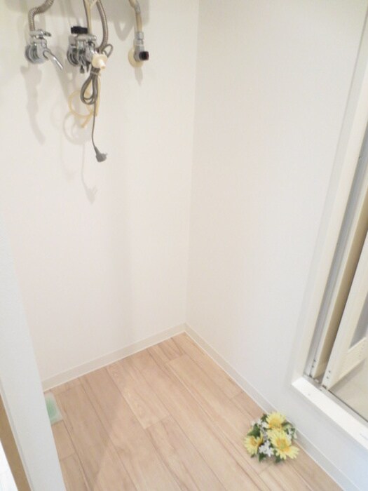 物件内観写真13　(洗濯機置場)