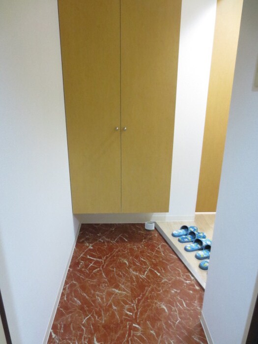 物件内観写真16　(玄関)