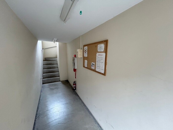 物件外観写真4　(エントランス部分)