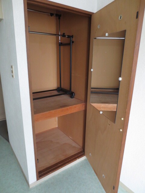 物件内観写真12　(収納)