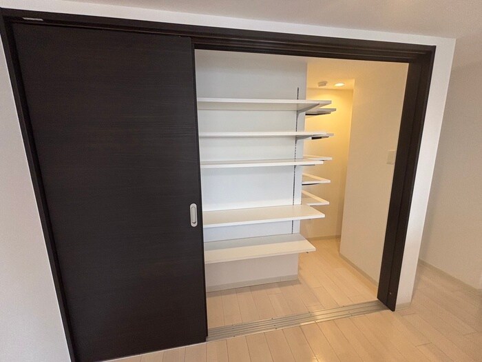 物件内観写真18　(収納)