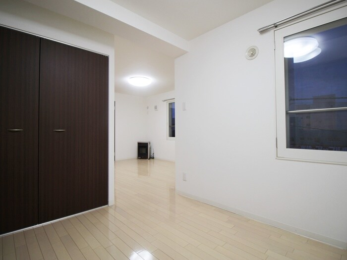 物件内観写真9　(居室)