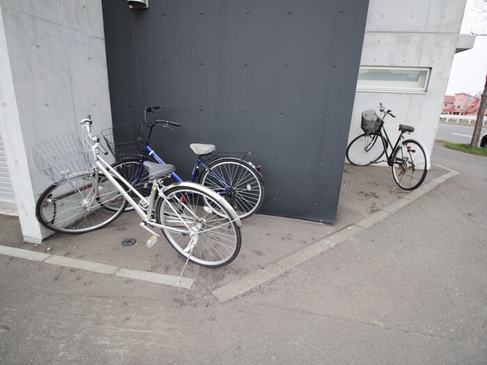 物件外観写真6　(駐輪場)