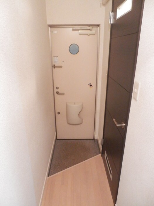 物件内観写真13　(玄関)