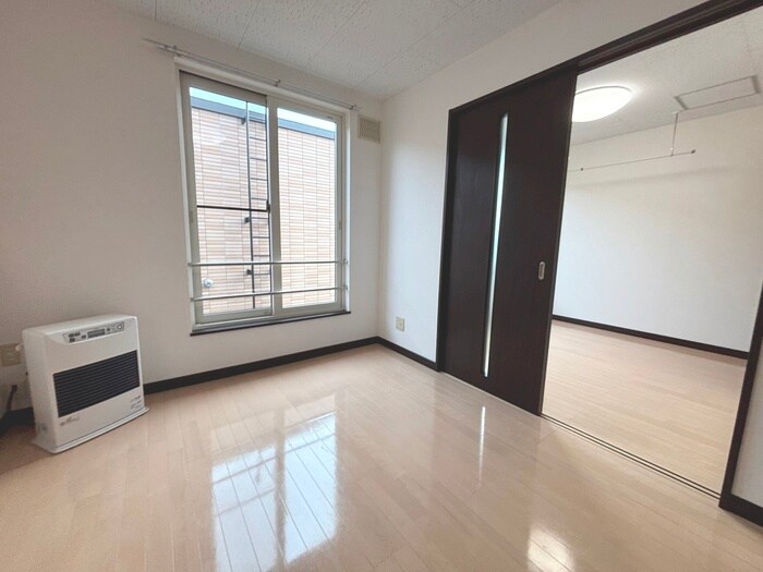 物件内観写真3　(居室)