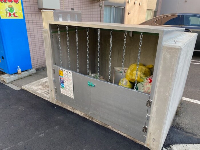 物件外観写真4　(建物設備)