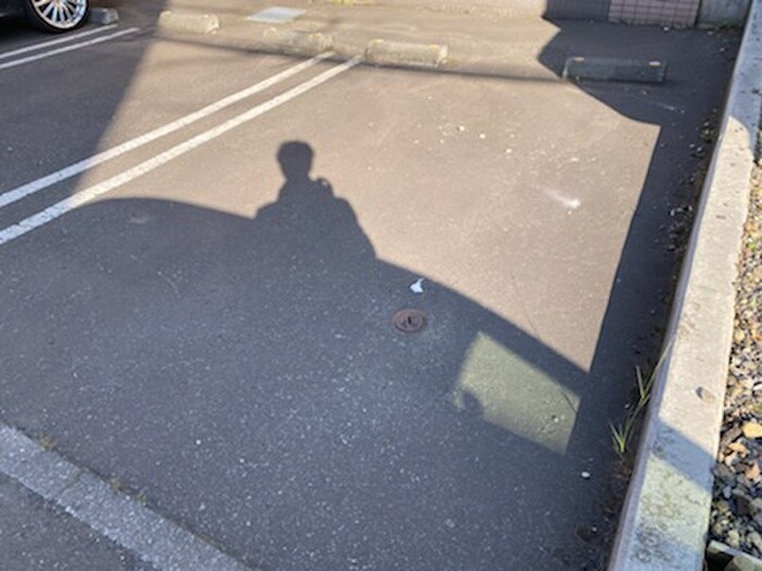 物件外観写真5　(駐車場)