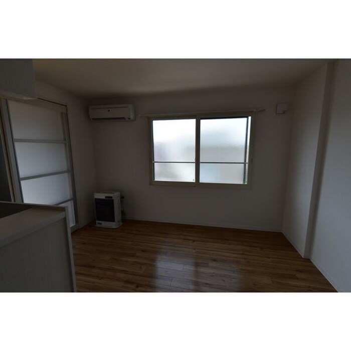 物件内観写真15　(居室)