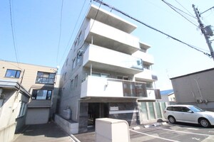 Gloir平和通外観写真