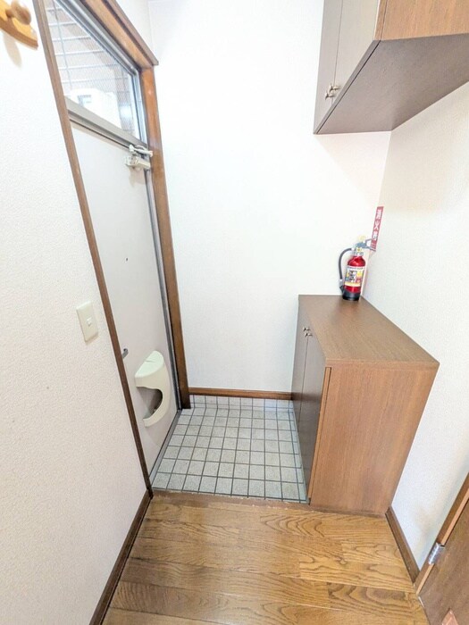 物件内観写真21　(玄関)