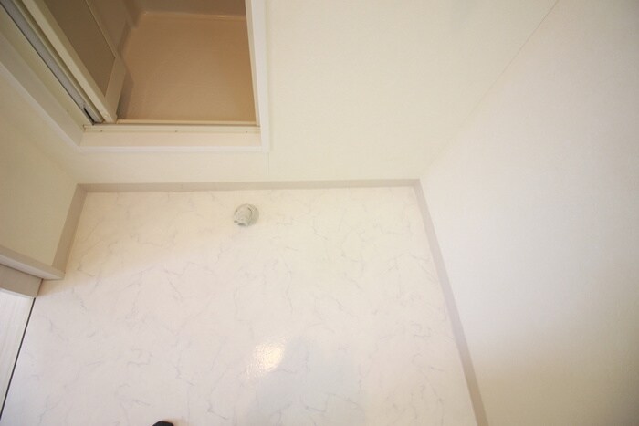 物件内観写真15　(洗濯機置場)