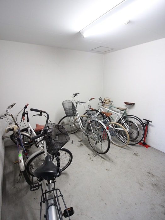 物件外観写真5　(駐輪場)