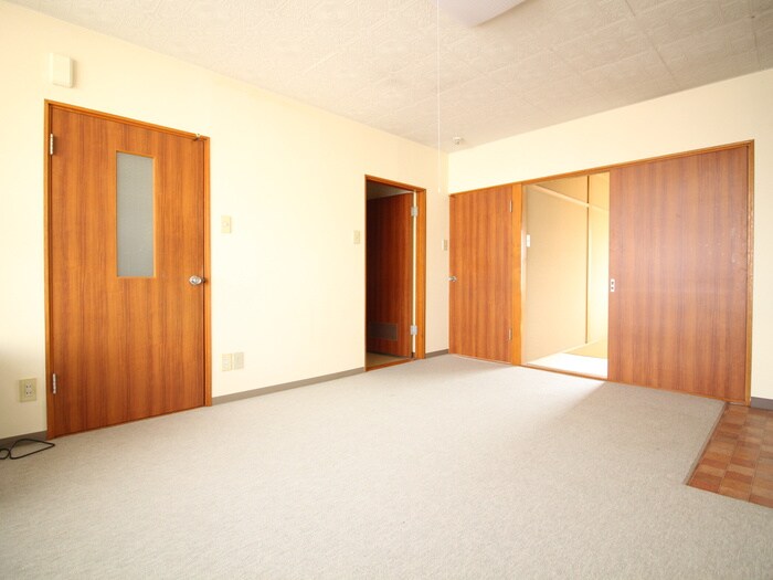 物件内観写真8　(居室)