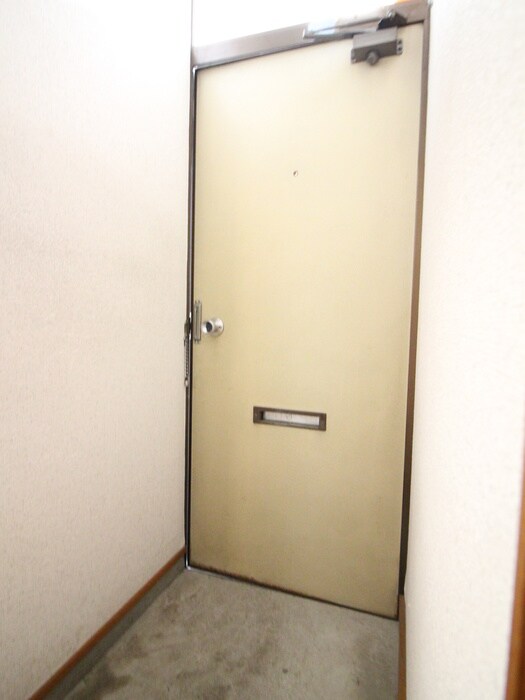 物件内観写真16　(玄関)