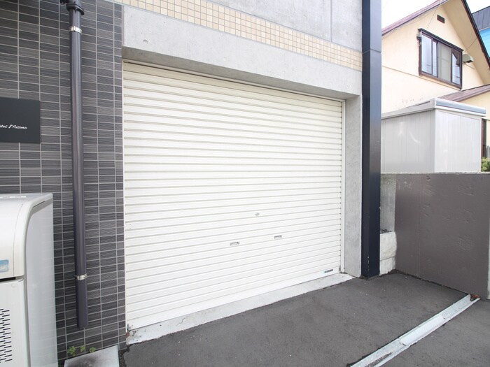 物件外観写真5　(駐車場)