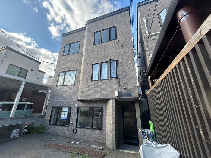 物件外観写真2　(外観写真)