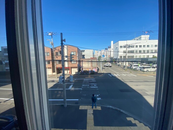 物件内観写真6　(室内からの展望)