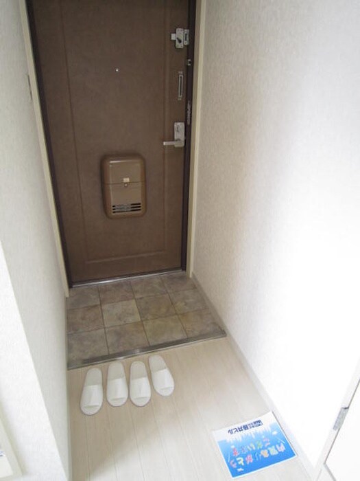 物件内観写真13　(玄関)