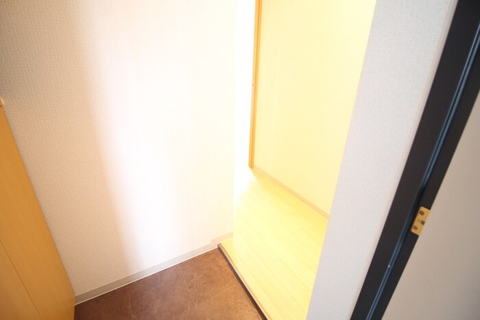 物件内観写真16　(玄関)