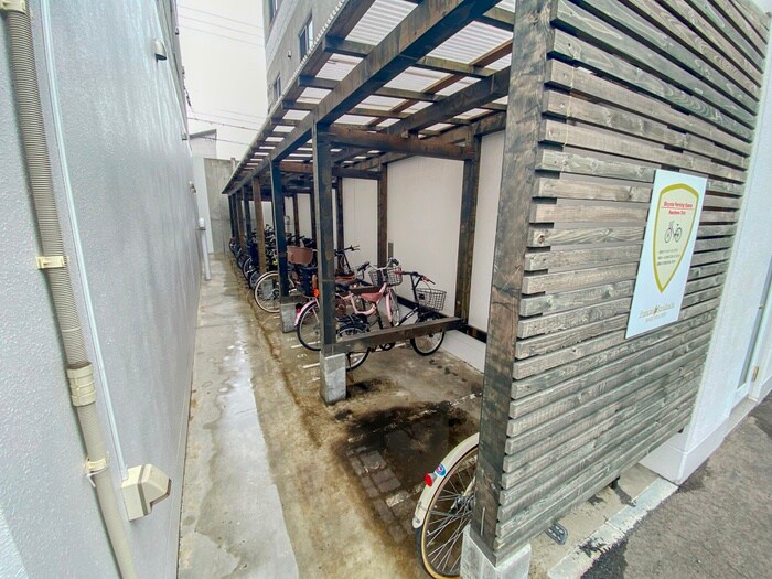 物件外観写真5　(駐輪場)