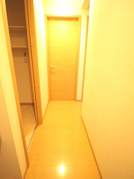 物件内観写真17　(玄関)