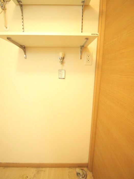 物件内観写真19　(洗濯機置場)