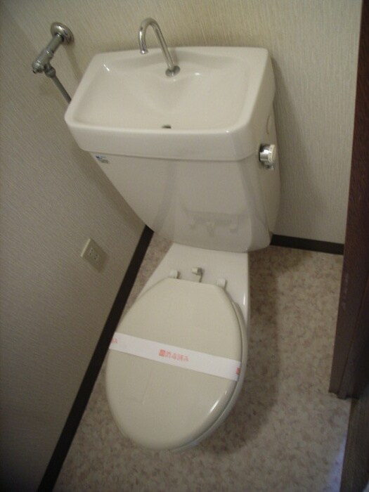 物件内観写真11　(トイレ)