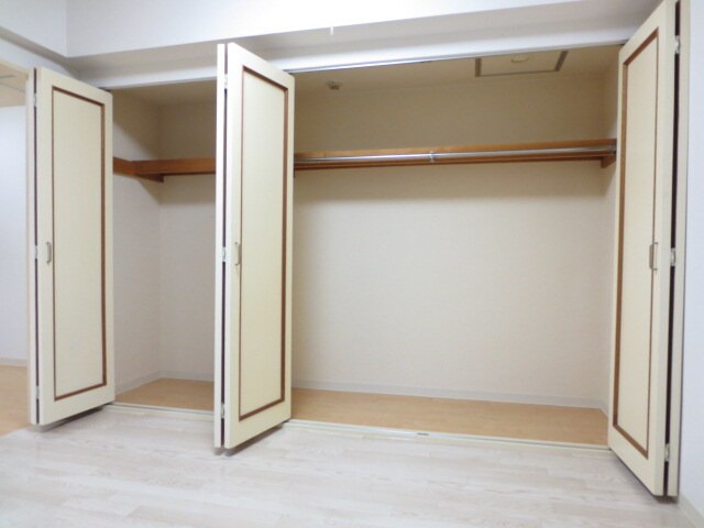 物件内観写真11　(収納)