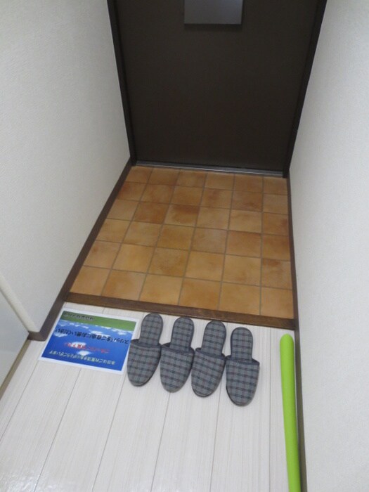 物件内観写真16　(玄関)