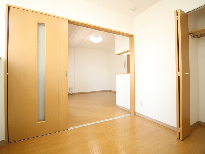 物件内観写真10　(居室)