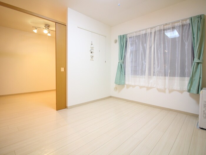 物件内観写真7　(居室)