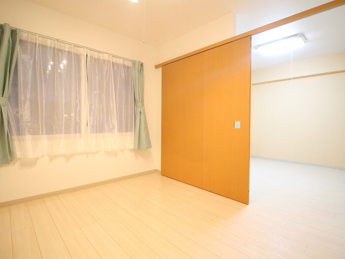 物件内観写真9　(居室)